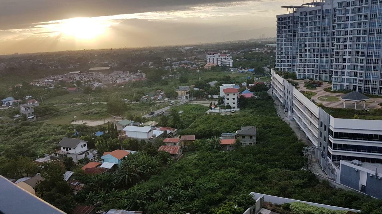 Mactan Newtown Condo With Garden And Ocean View 8Newtown Blvd Lapu-Lapu City Exteriör bild