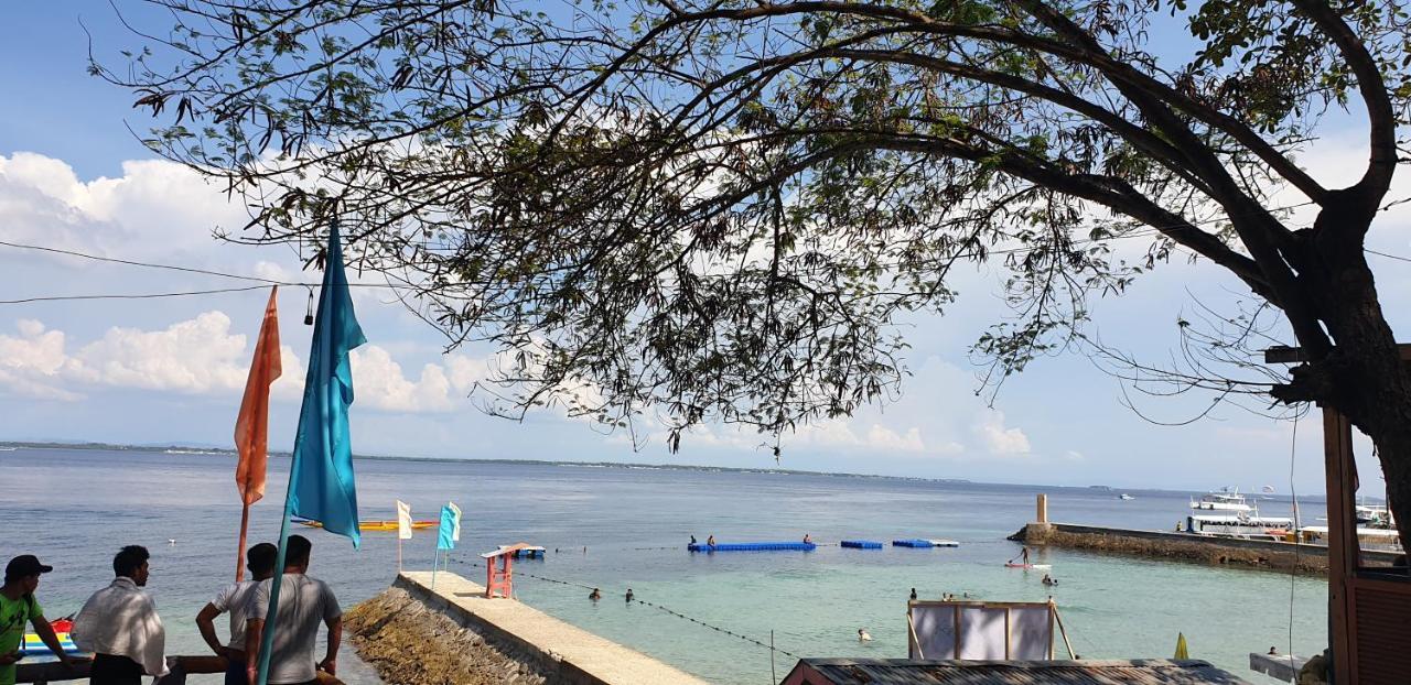 Mactan Newtown Condo With Garden And Ocean View 8Newtown Blvd Lapu-Lapu City Exteriör bild