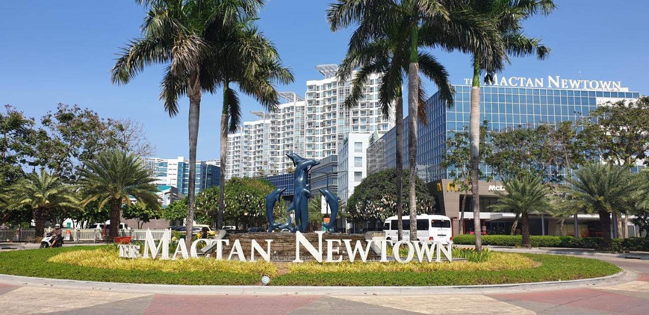 Mactan Newtown Condo With Garden And Ocean View 8Newtown Blvd Lapu-Lapu City Exteriör bild