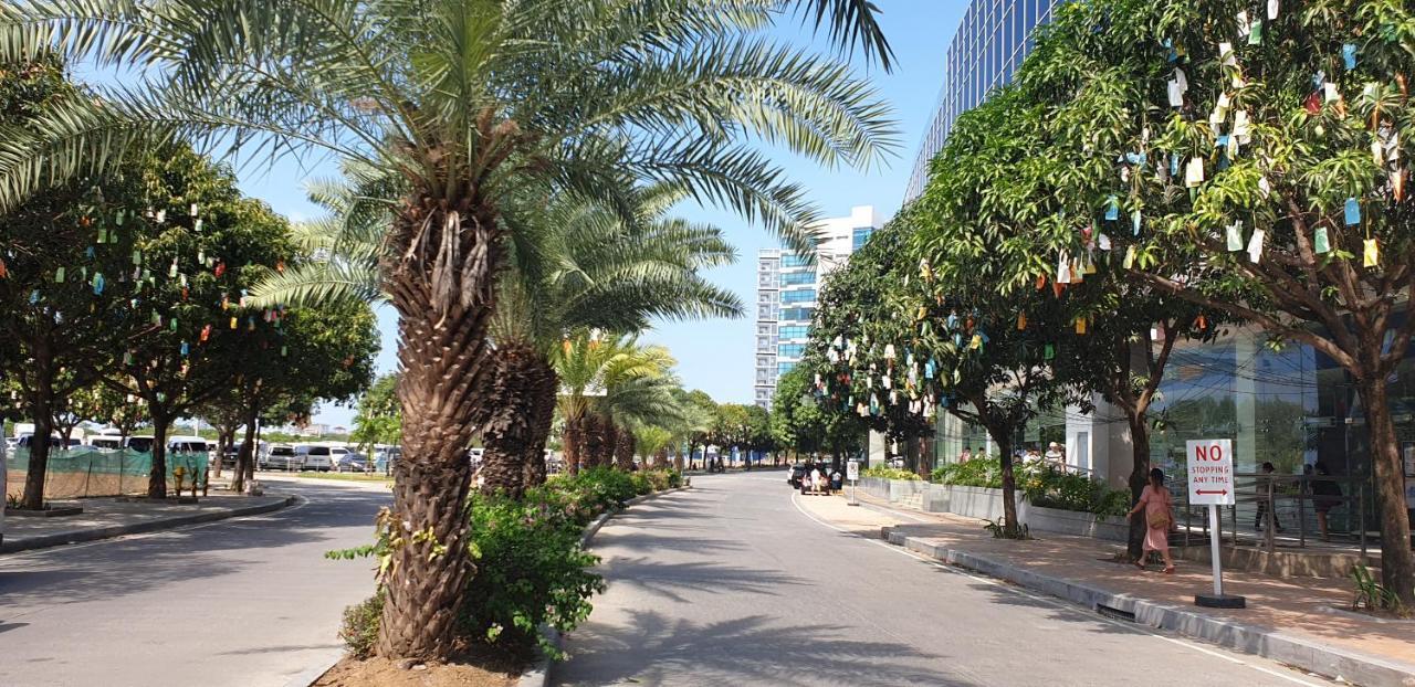 Mactan Newtown Condo With Garden And Ocean View 8Newtown Blvd Lapu-Lapu City Exteriör bild