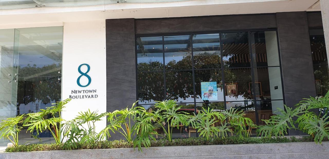 Mactan Newtown Condo With Garden And Ocean View 8Newtown Blvd Lapu-Lapu City Exteriör bild