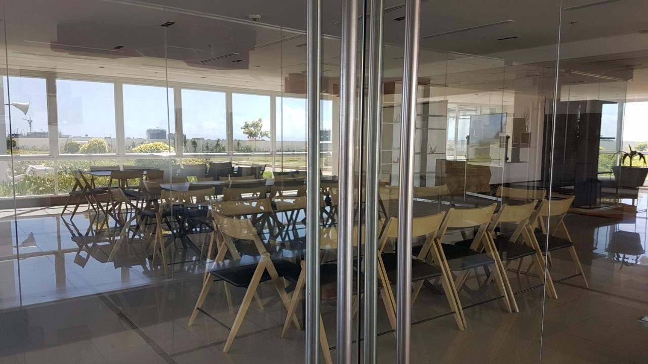 Mactan Newtown Condo With Garden And Ocean View 8Newtown Blvd Lapu-Lapu City Exteriör bild